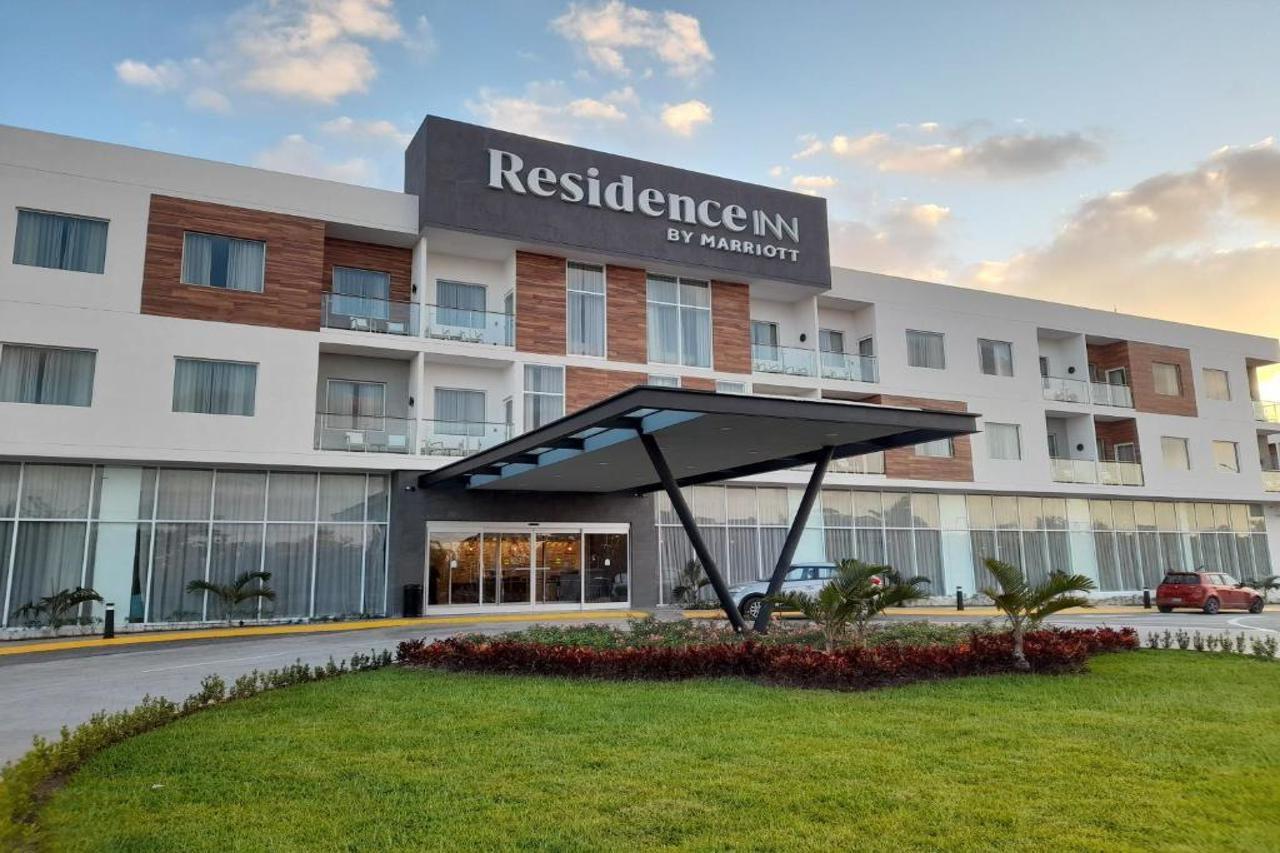 Residence Inn By Marriott Cancun Hotel Zone エクステリア 写真