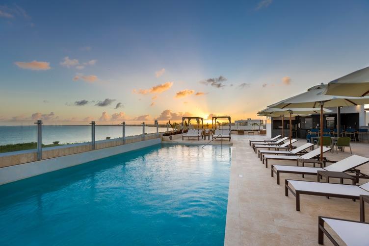 Residence Inn By Marriott Cancun Hotel Zone エクステリア 写真