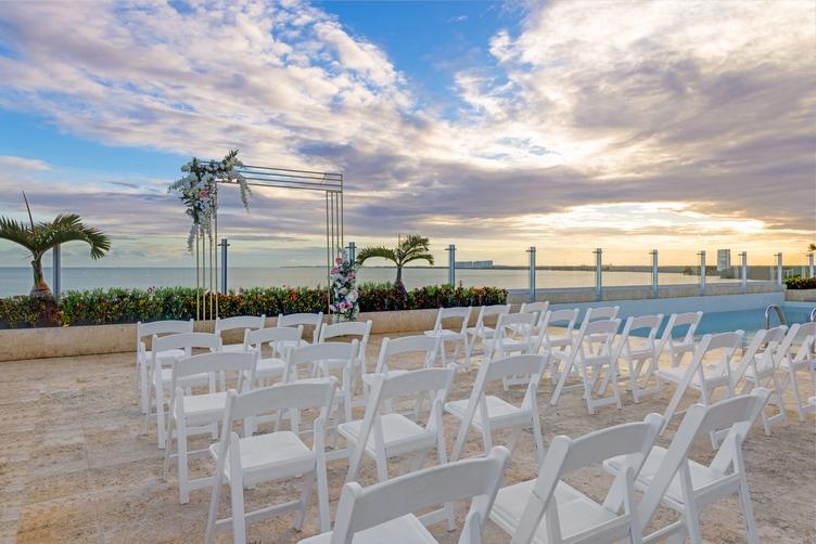 Residence Inn By Marriott Cancun Hotel Zone エクステリア 写真