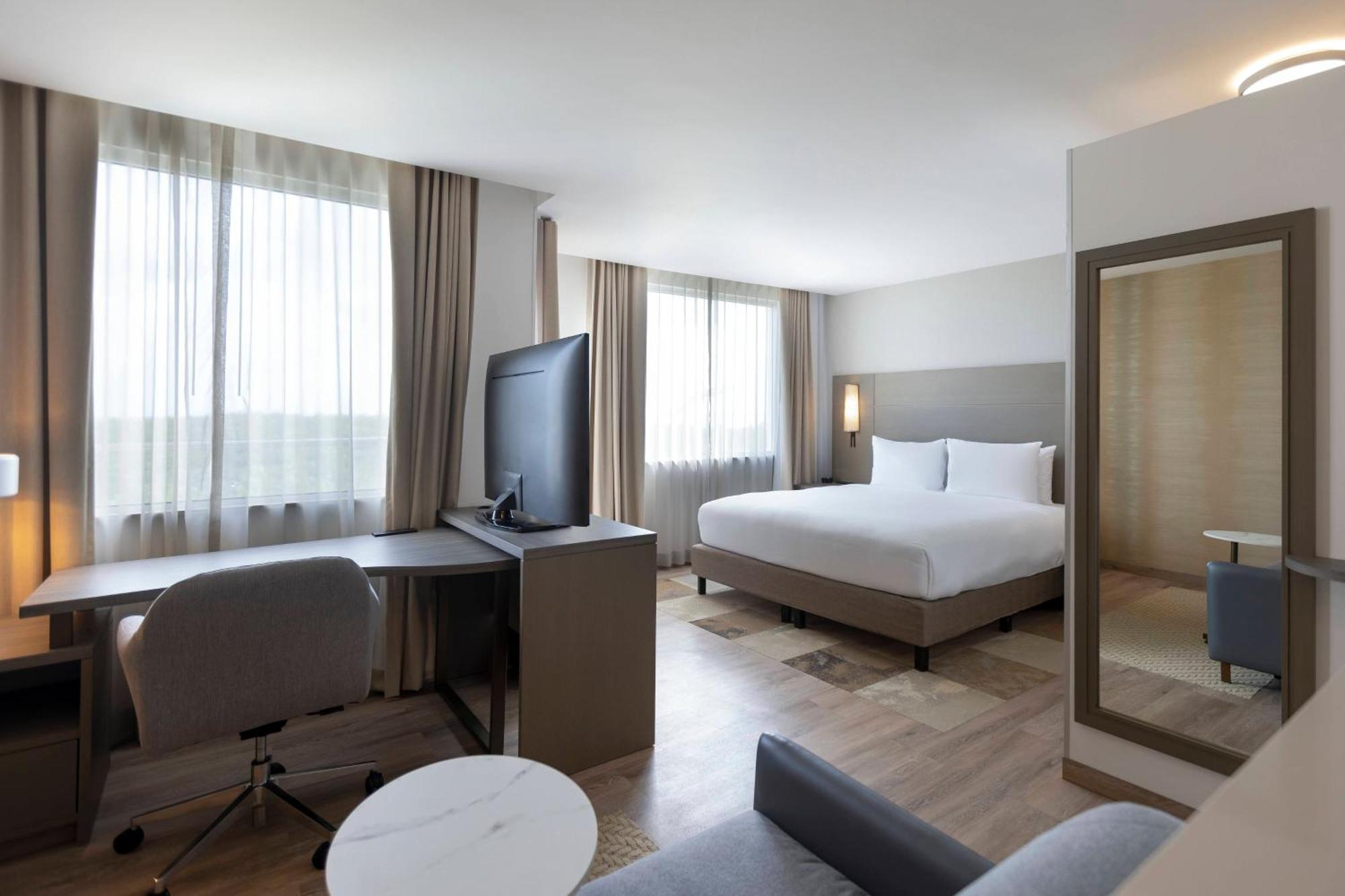 Residence Inn By Marriott Cancun Hotel Zone エクステリア 写真