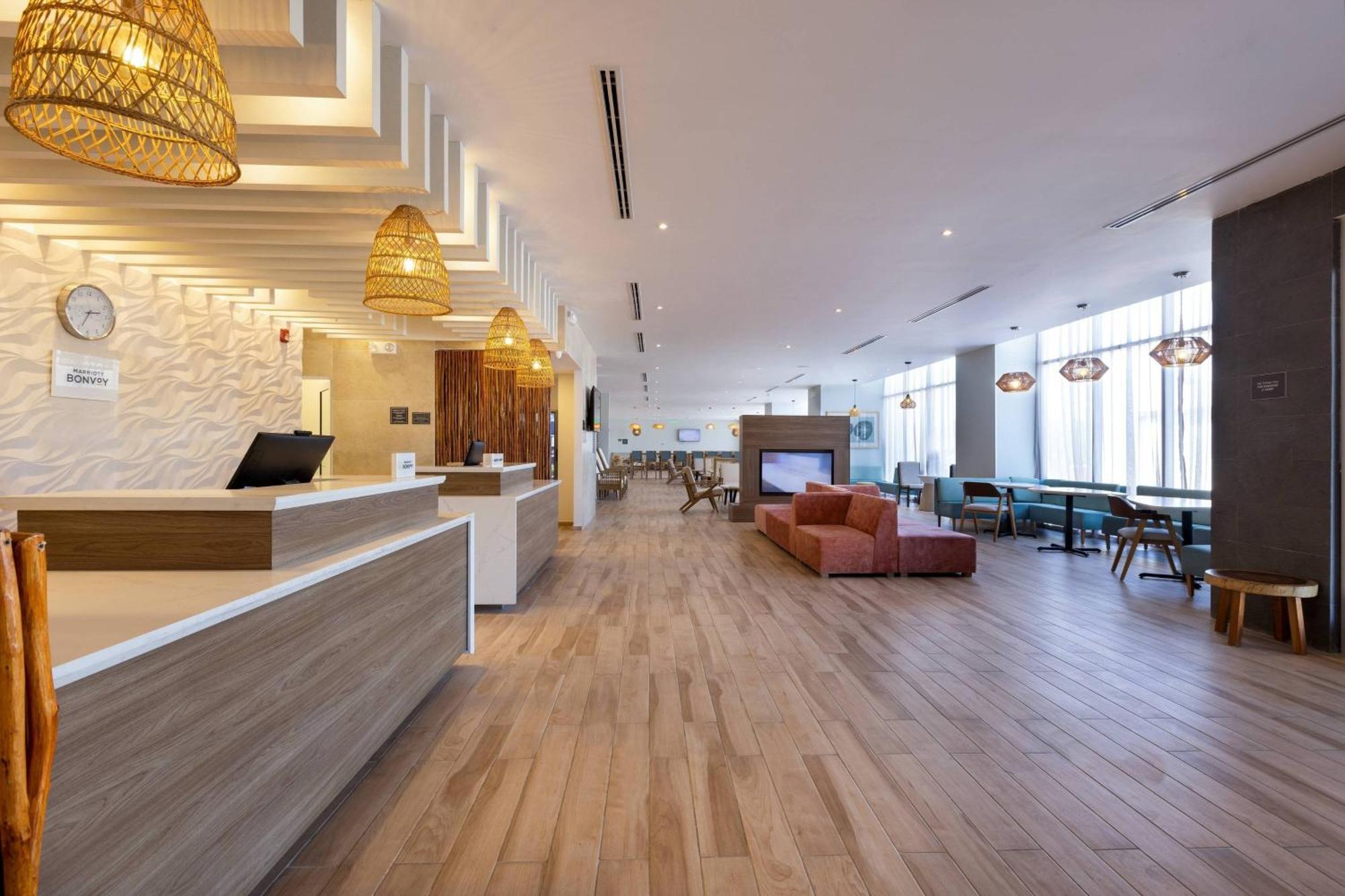 Residence Inn By Marriott Cancun Hotel Zone エクステリア 写真