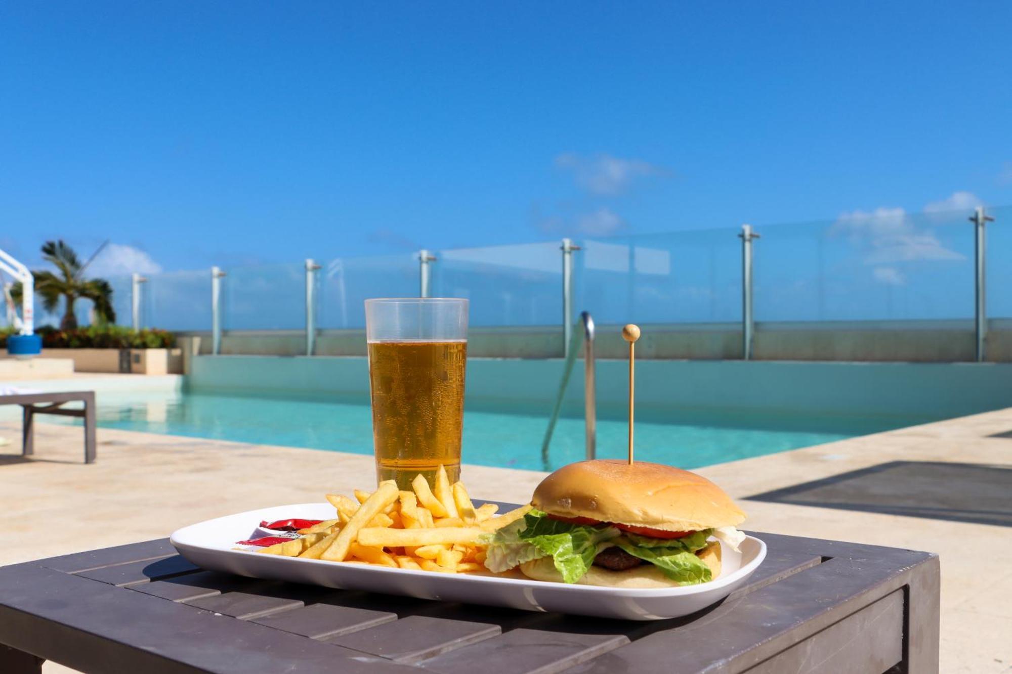 Residence Inn By Marriott Cancun Hotel Zone エクステリア 写真